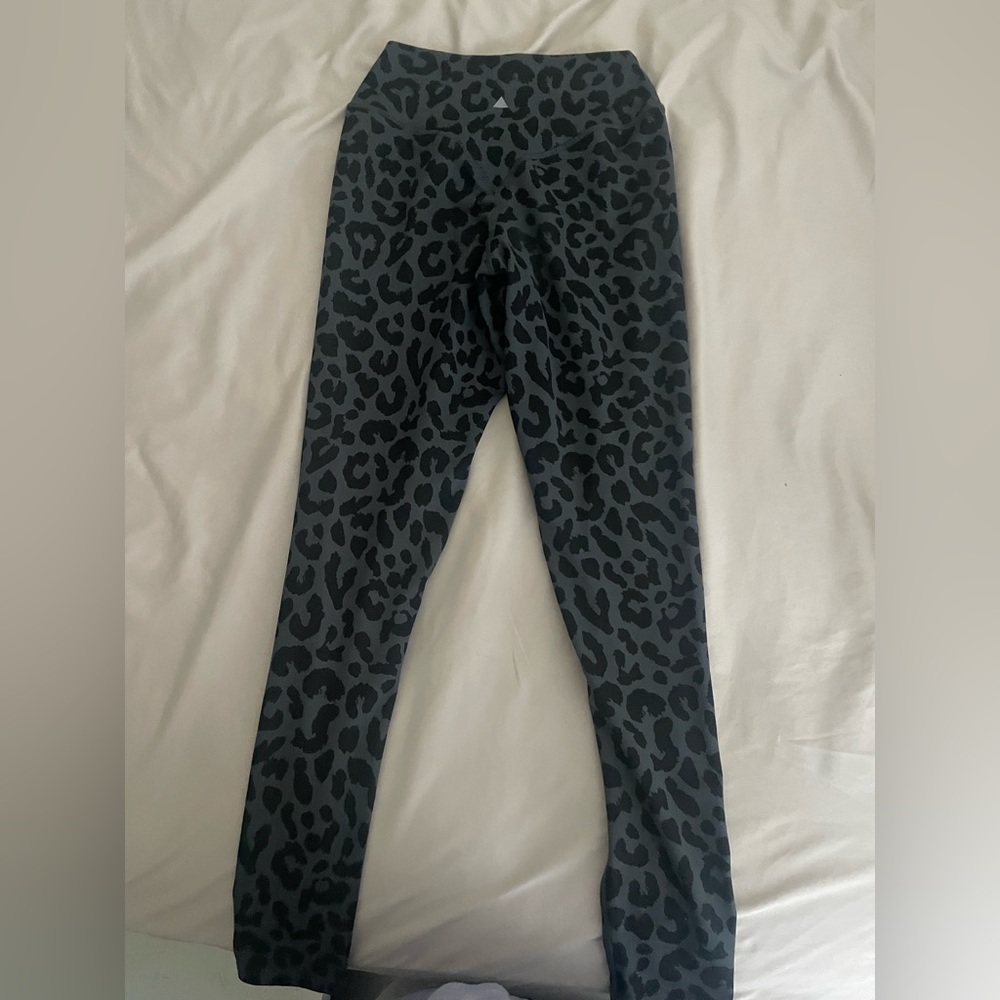 VITALITY KINGDOM COLLECTION leggings